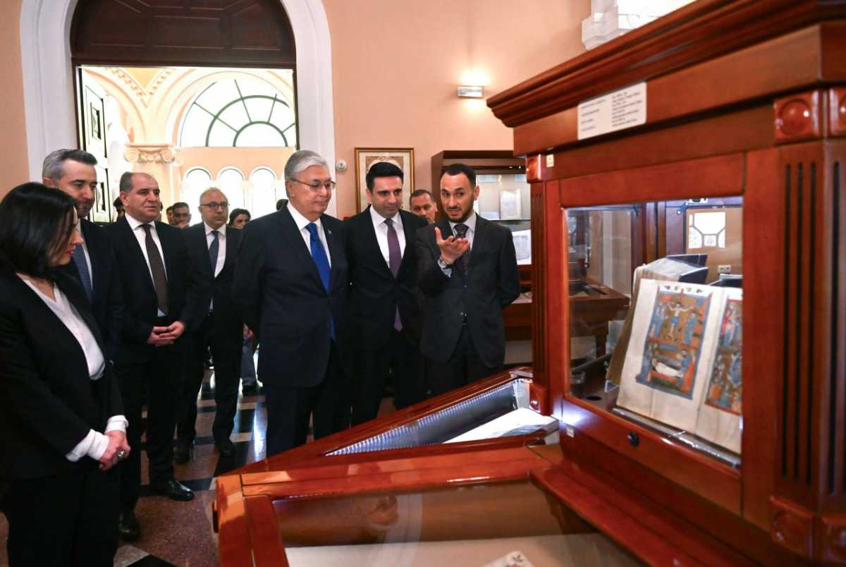 Касым-Жомарт Токаев посетил институт древних рукописей Матенадаран