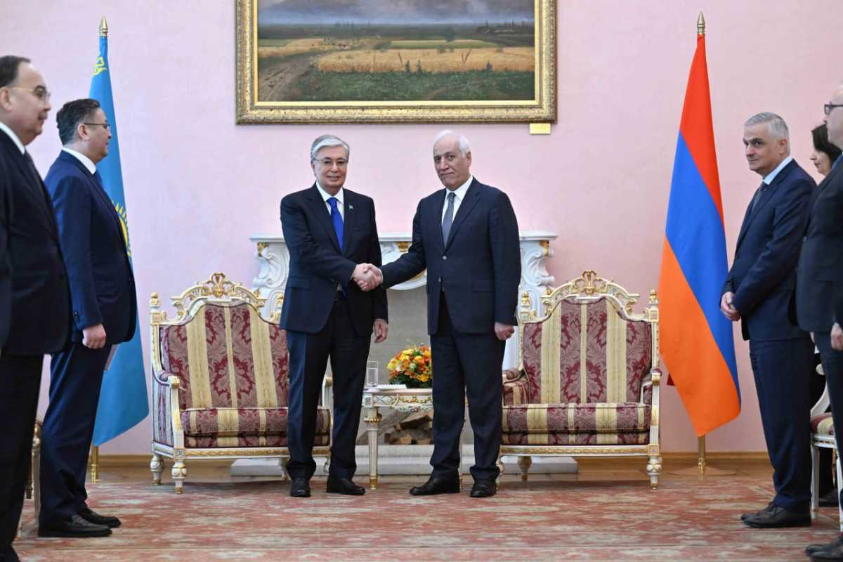 Токаев провёл встречу с президентом Армении