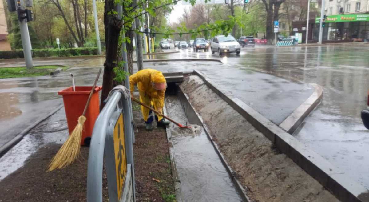 Коммунальные службы Алматы работают в круглосуточном режиме - акимат