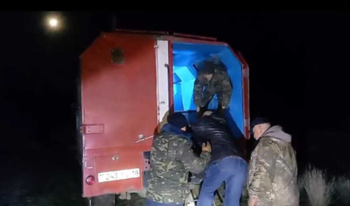 Двух мужчин спасли в Абайской области