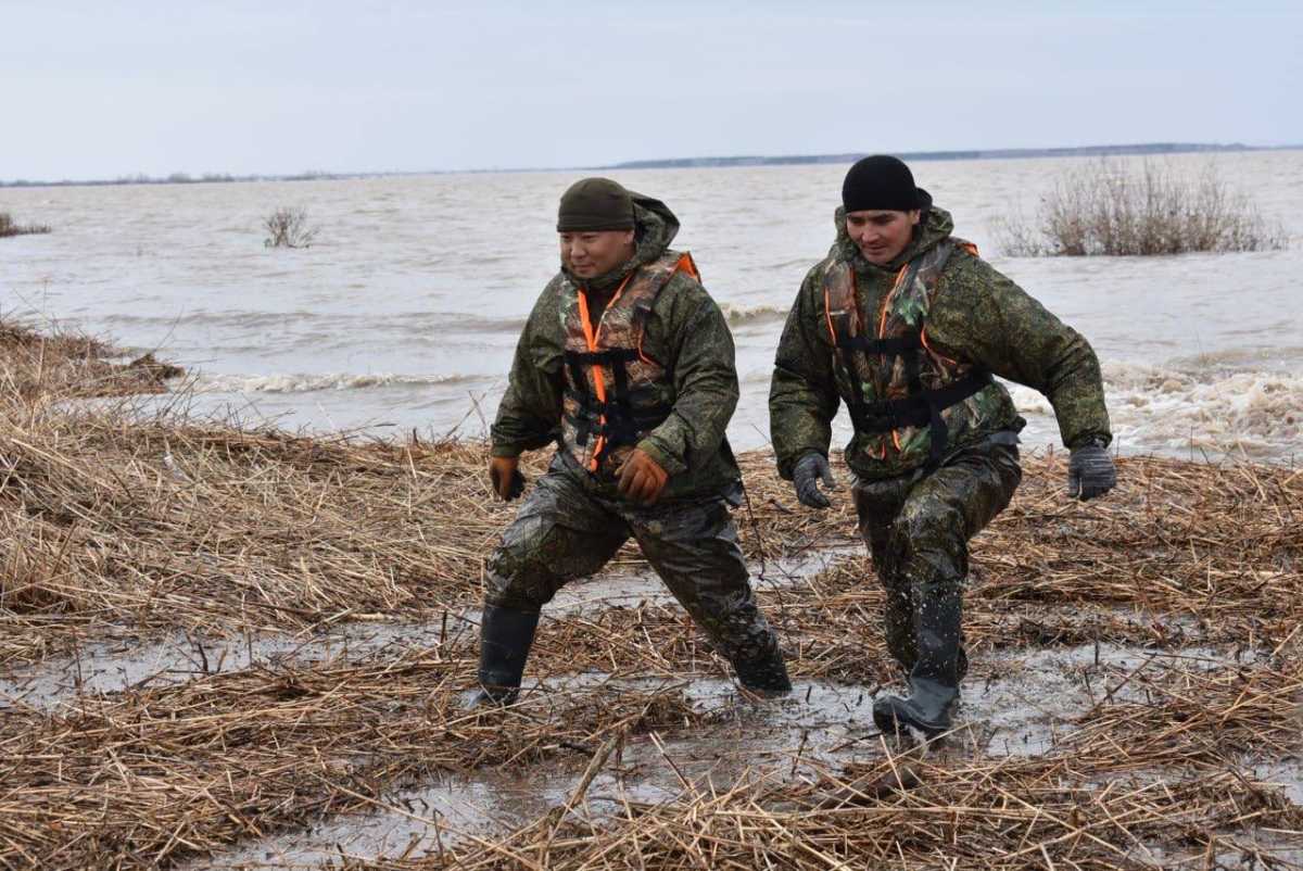 Военные Казахстана выделили дополнительные силы и средства для противодействия водной стихии