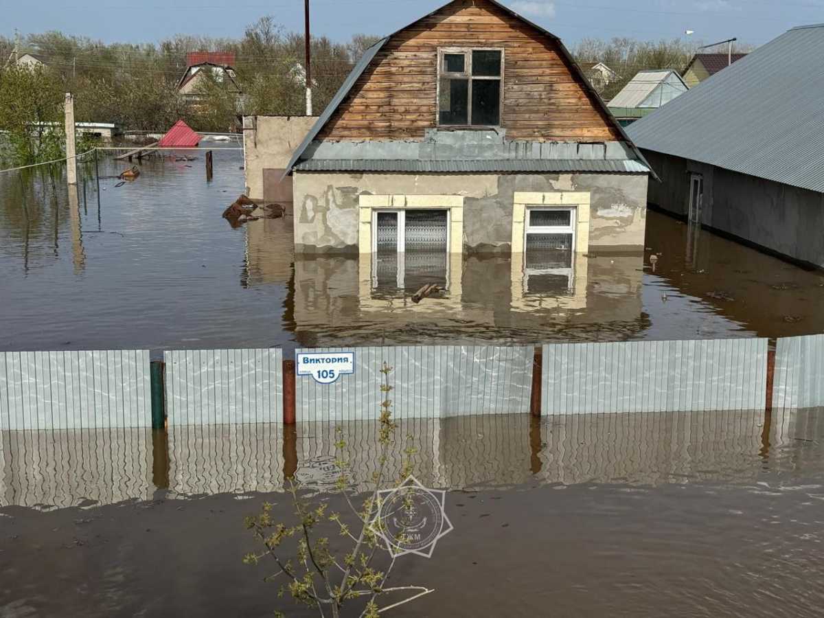 Паводок в Казахстане: как регионы борются с водной стихией