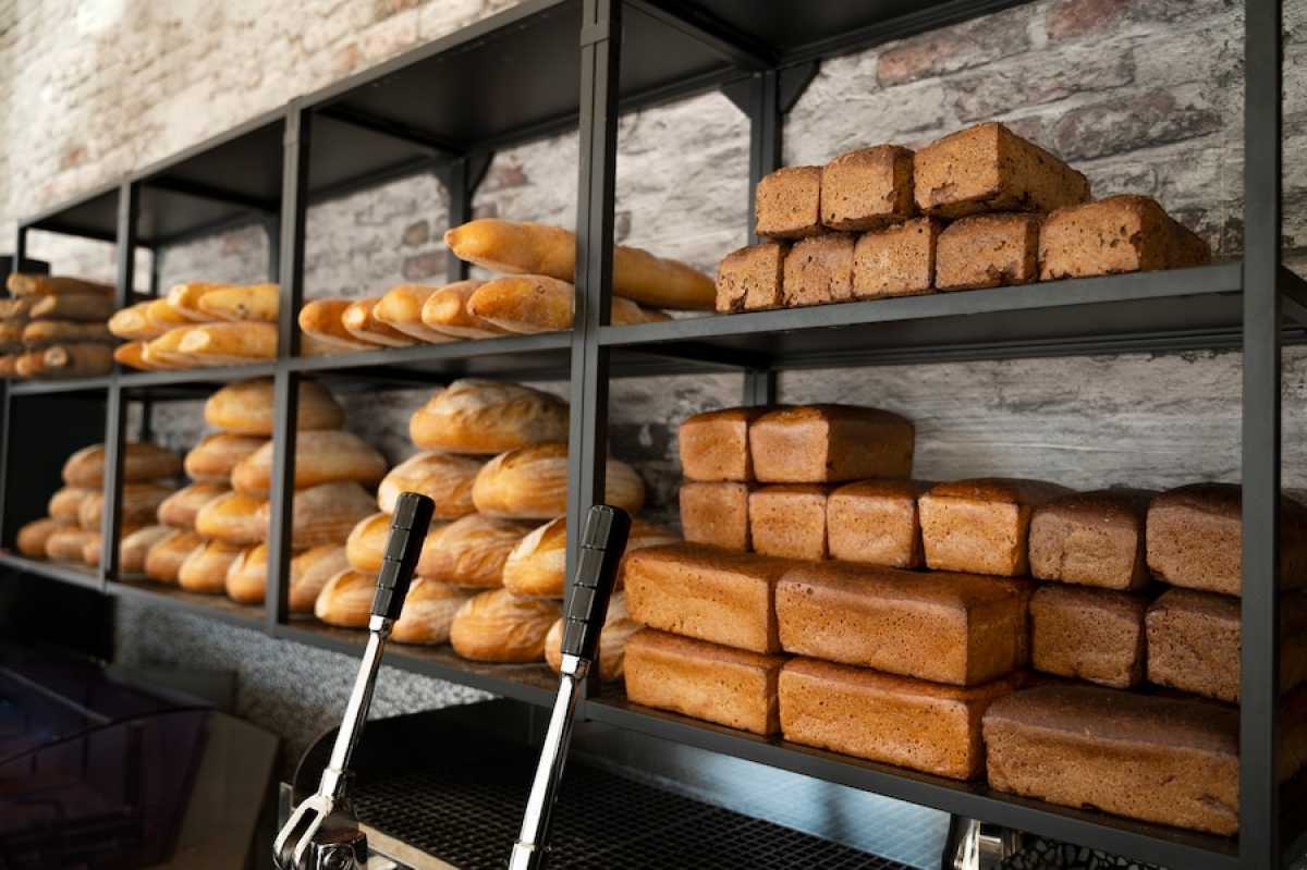 Поднять цену на хлеб до 500 тенге предложил депутат из Жамбылской области