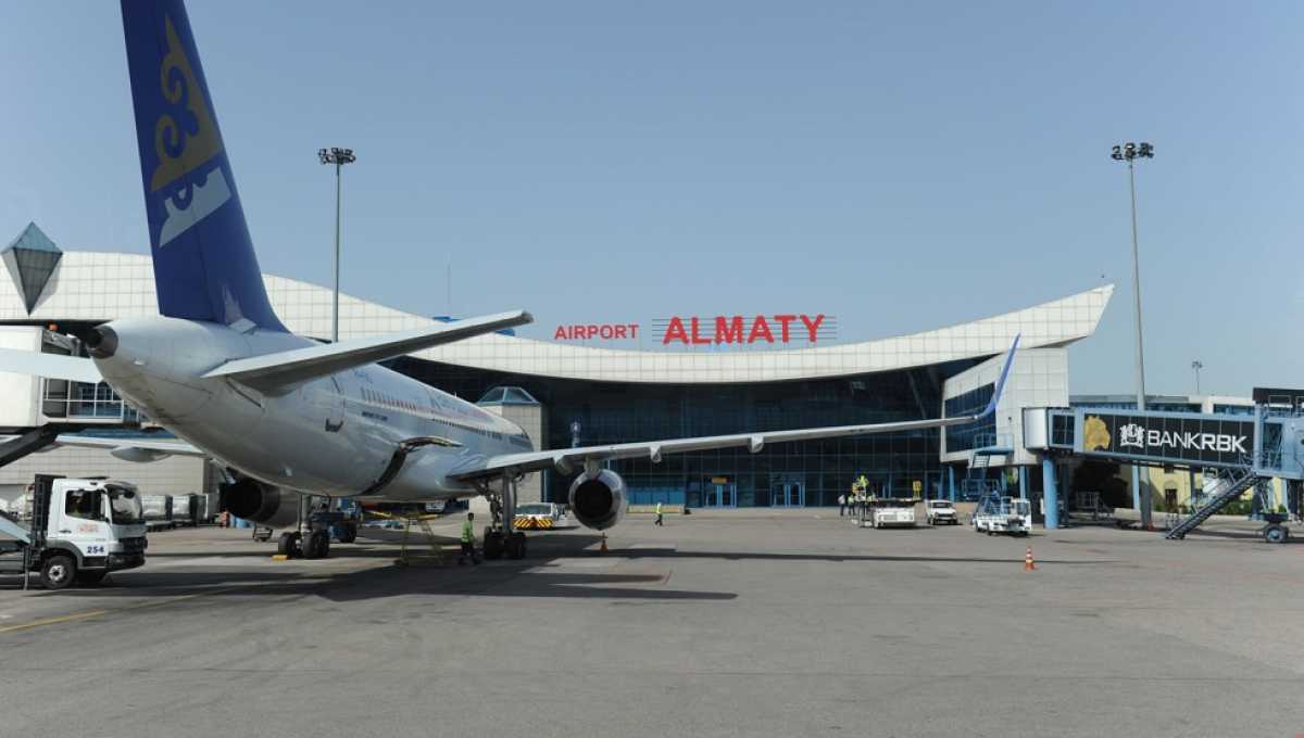 Пилота Air Astana в наркотическом опьянении задержали в аэропорту Алматы