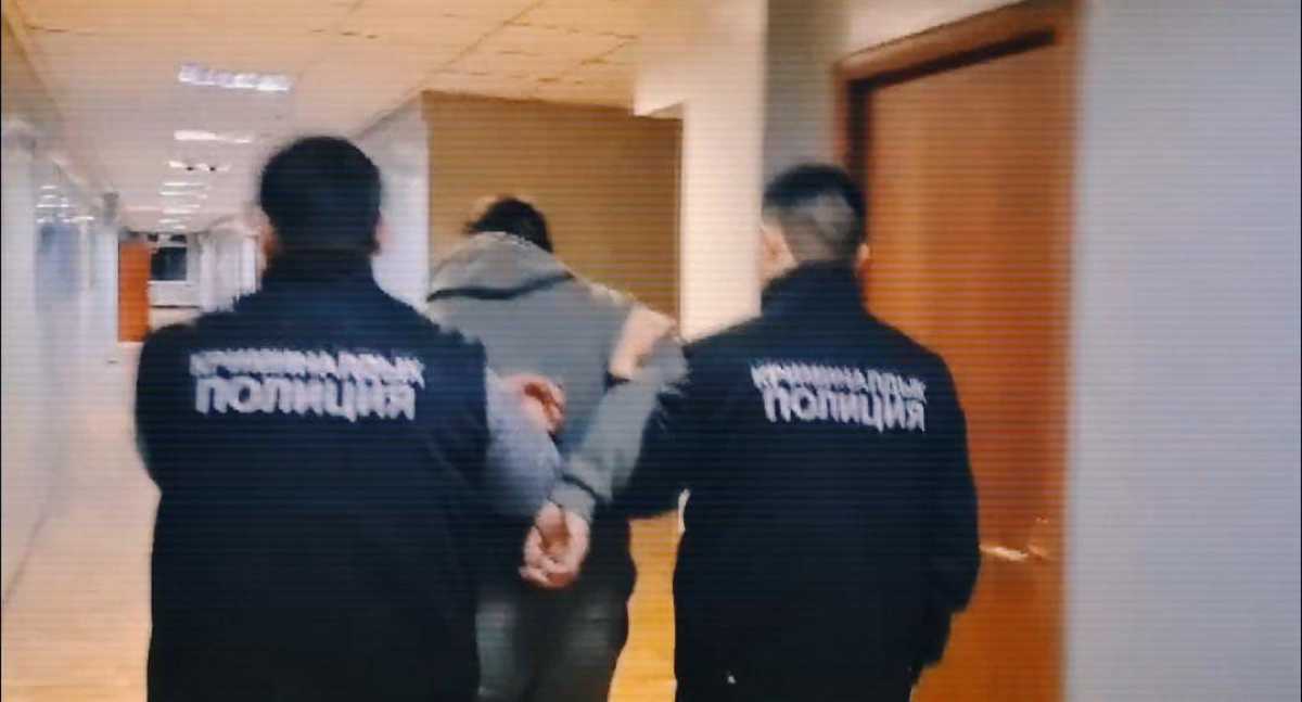 Около 300 преступников задержали казахстанские полицейские за два дня