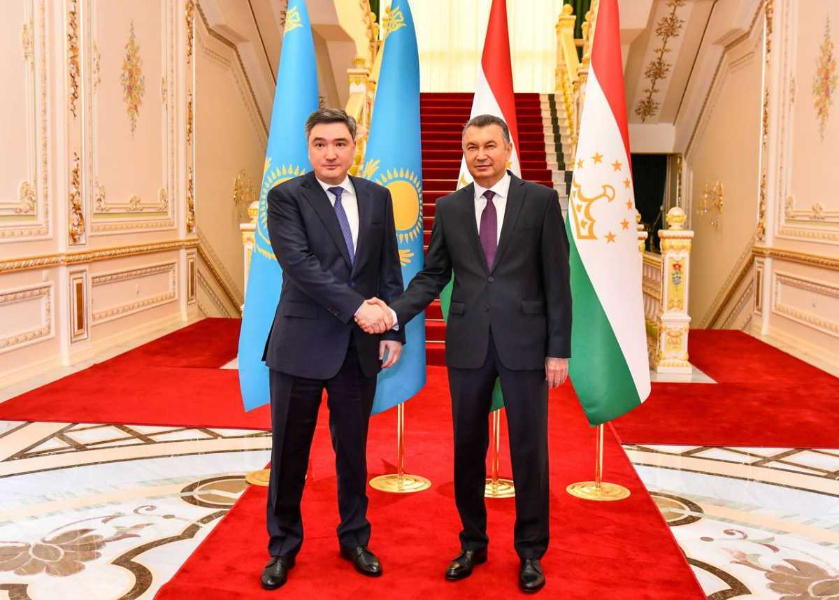 Олжас Бектенов с главой правительства Таджикистана обсудили перспективы торгово-экономического сотрудничества