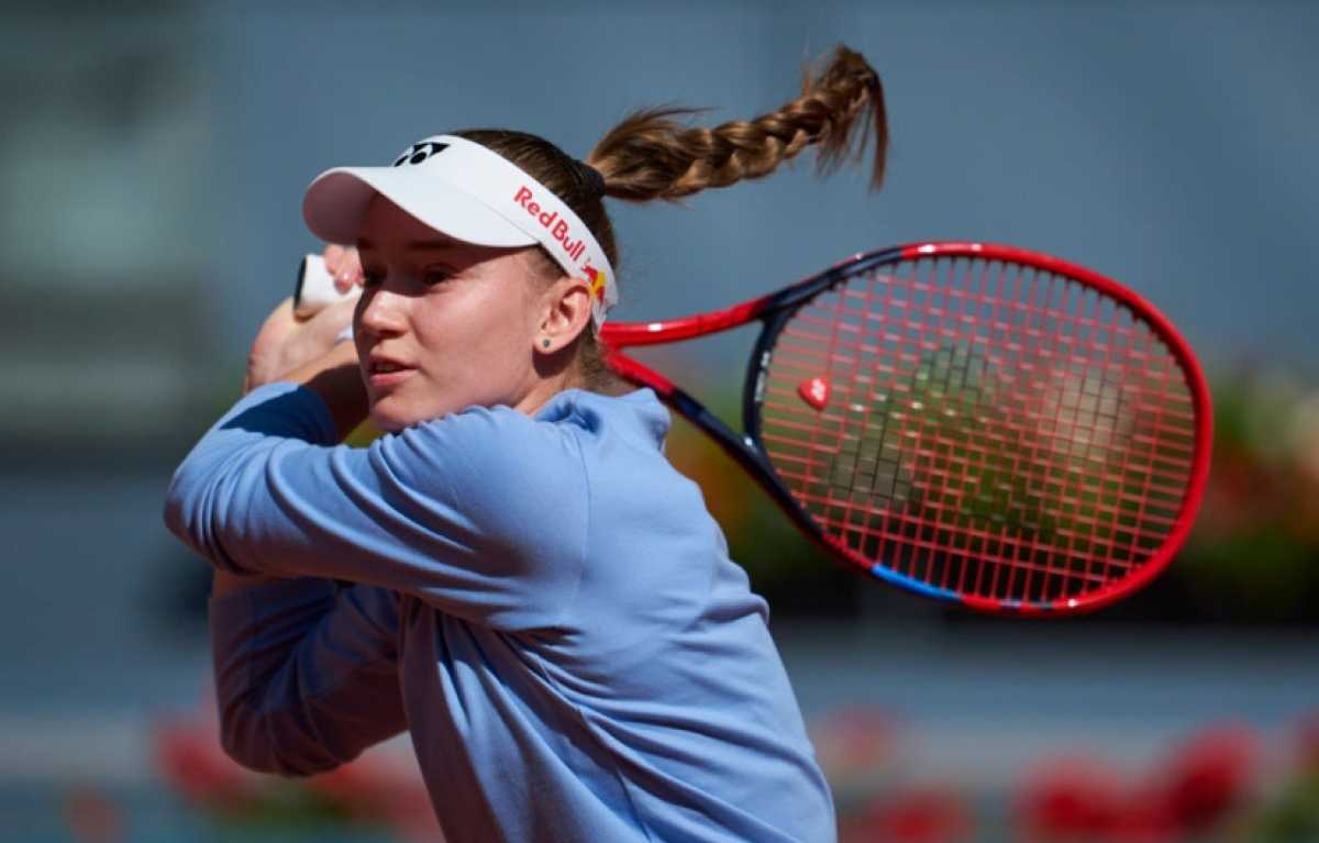 Елена Рыбакина обыграла Юлию Путинцеву и вышла в полуфинал турнира в Мадриде