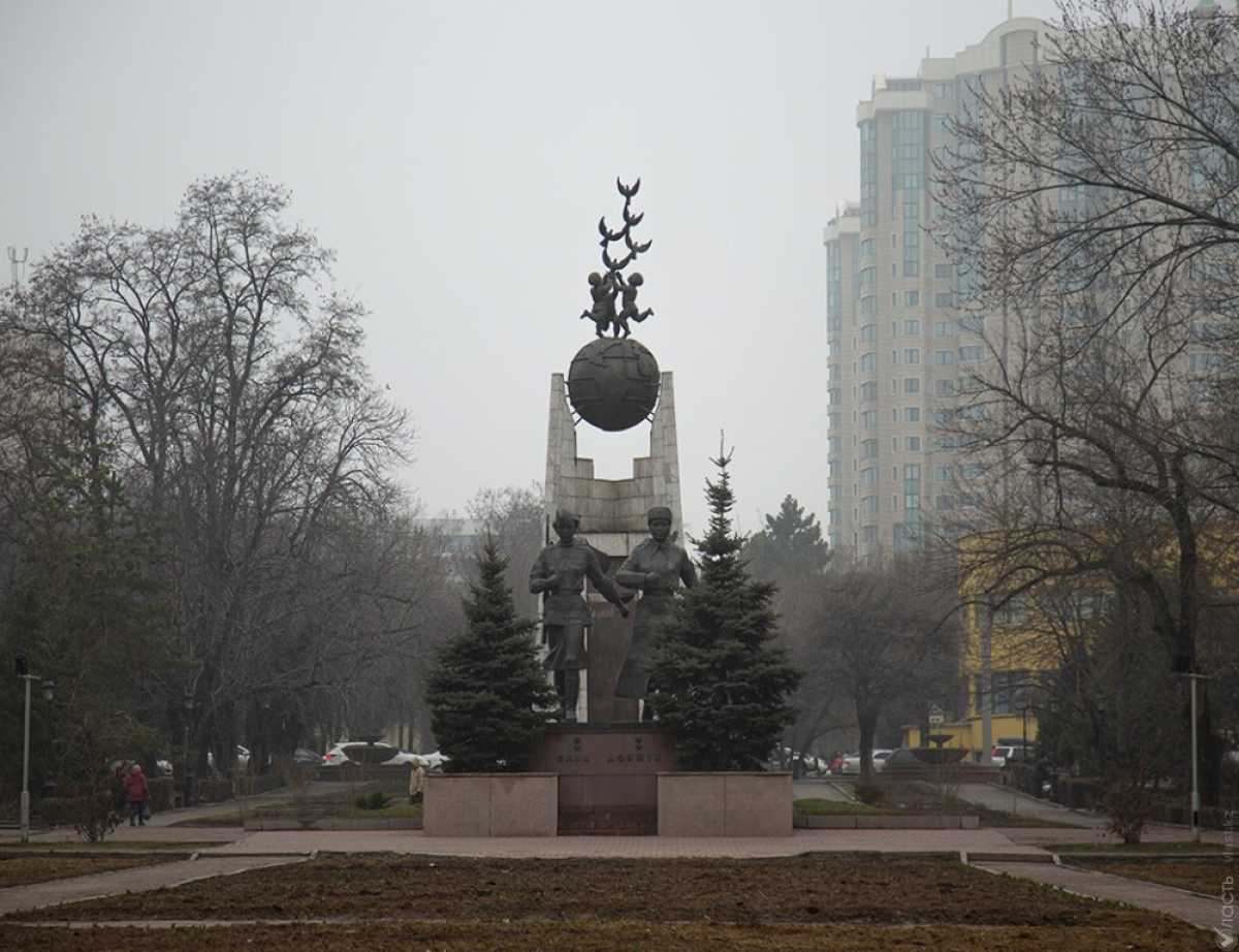 Реконструкция сквера «Алии и Маншук» в Алматы - договор с недобросовестным подрядчиком расторгнут