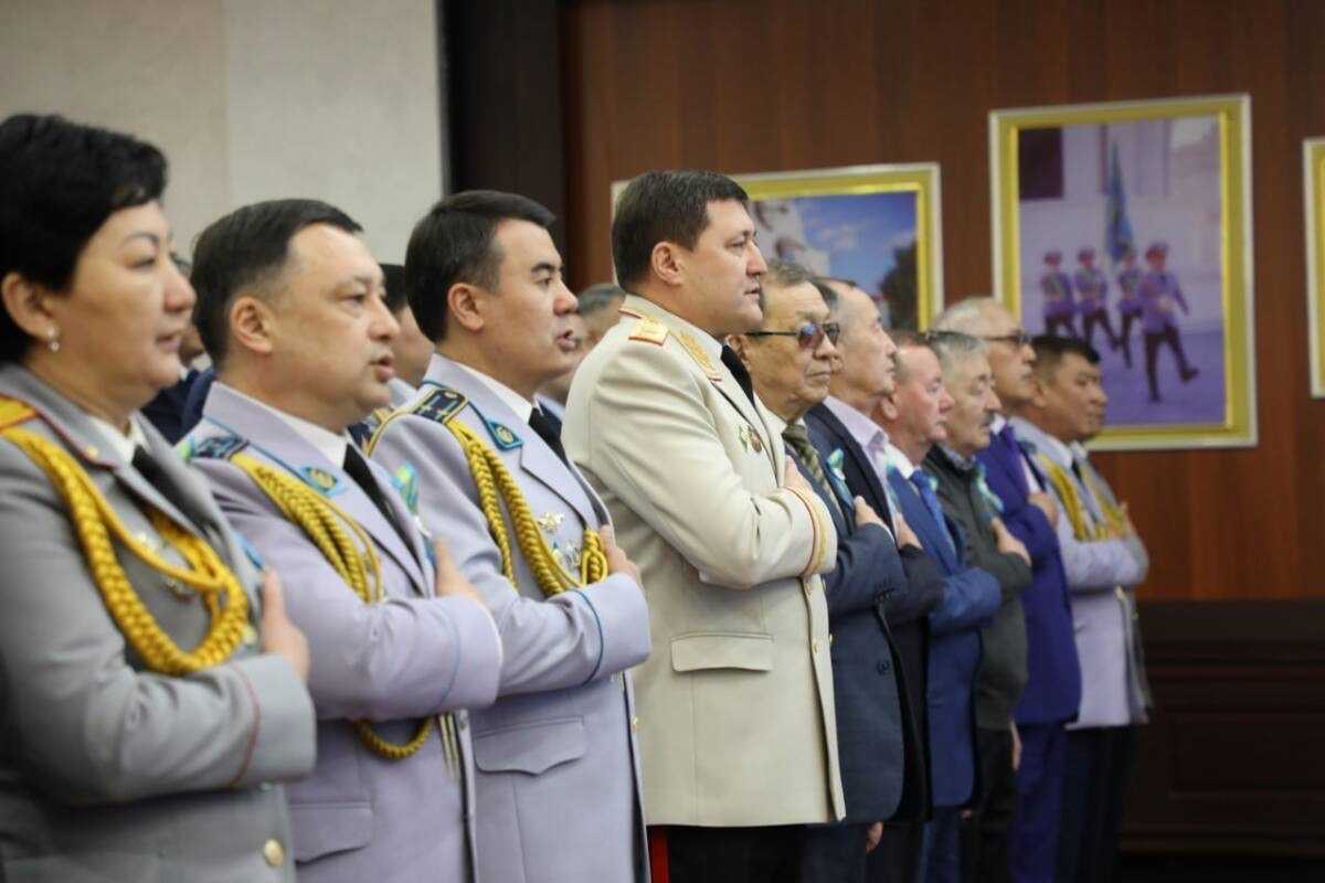 Лучших полицейских наградили в Астане