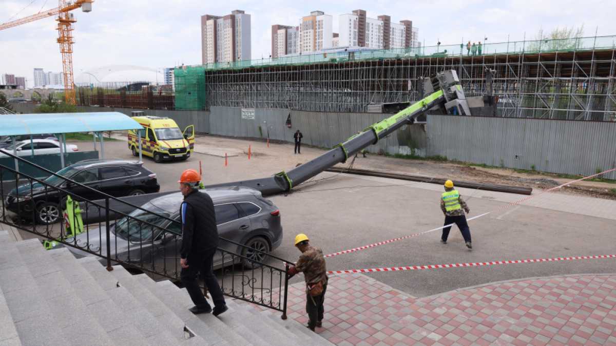 Кран рухнул на месте строительства ЛРТ в Астане » Лента новостей Казахстана  - Kazlenta.kz