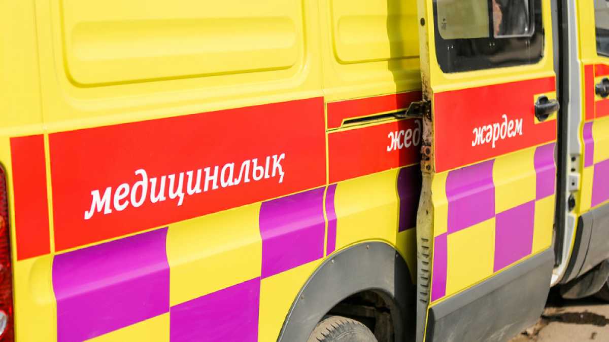 Около половины машин скорой помощи изношены в Казахстане