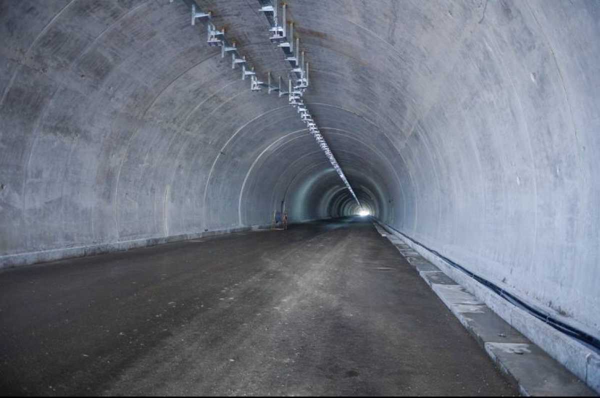 Названы сроки завершения строительства первого автомобильного тоннеля в Казахстане через перевал Шакпак баба