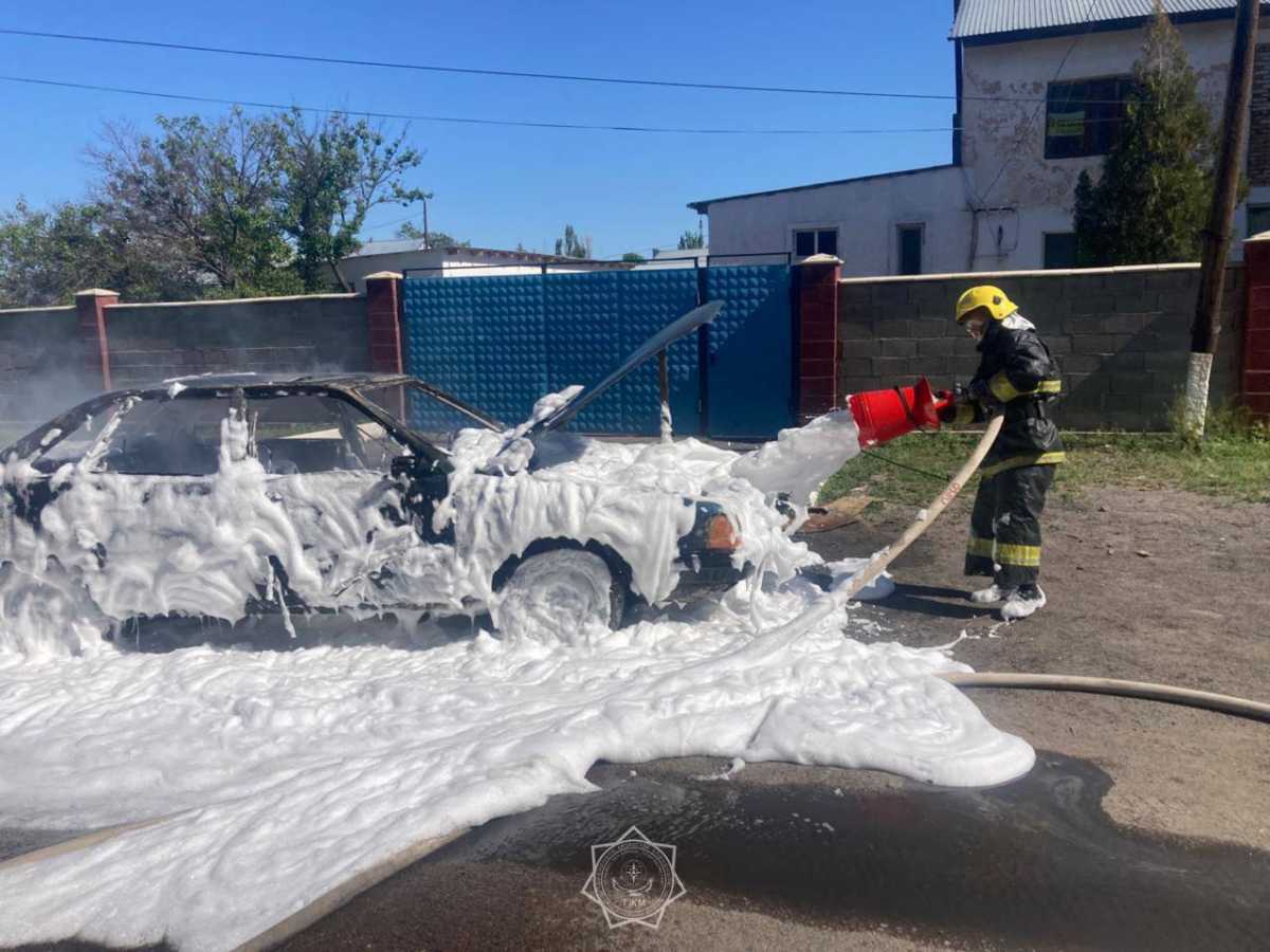 Автомобиль загорелся в Жамбылской области