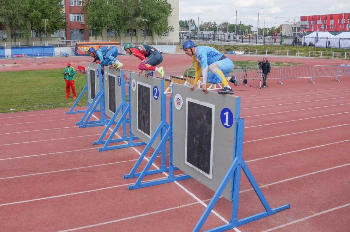 Сборные команды Казахстана в первой тройке в преодолении 100 метровой полосы с препятствиями