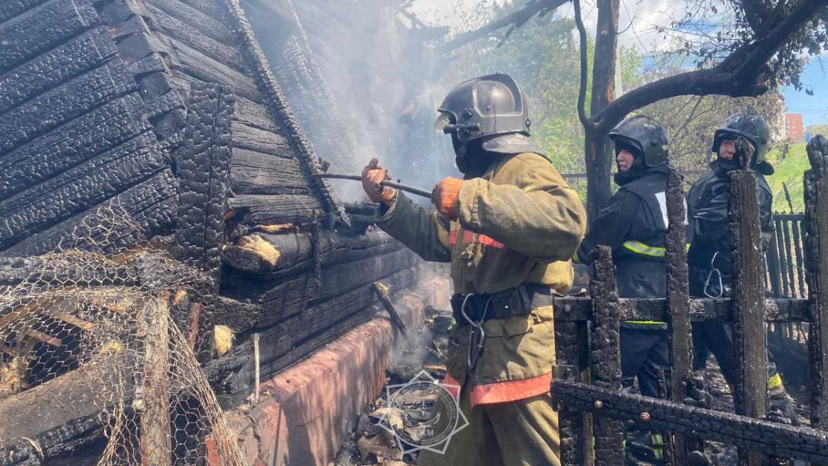 Спасатели предотвратили возможный взрыв в жилом доме в Петропавловске