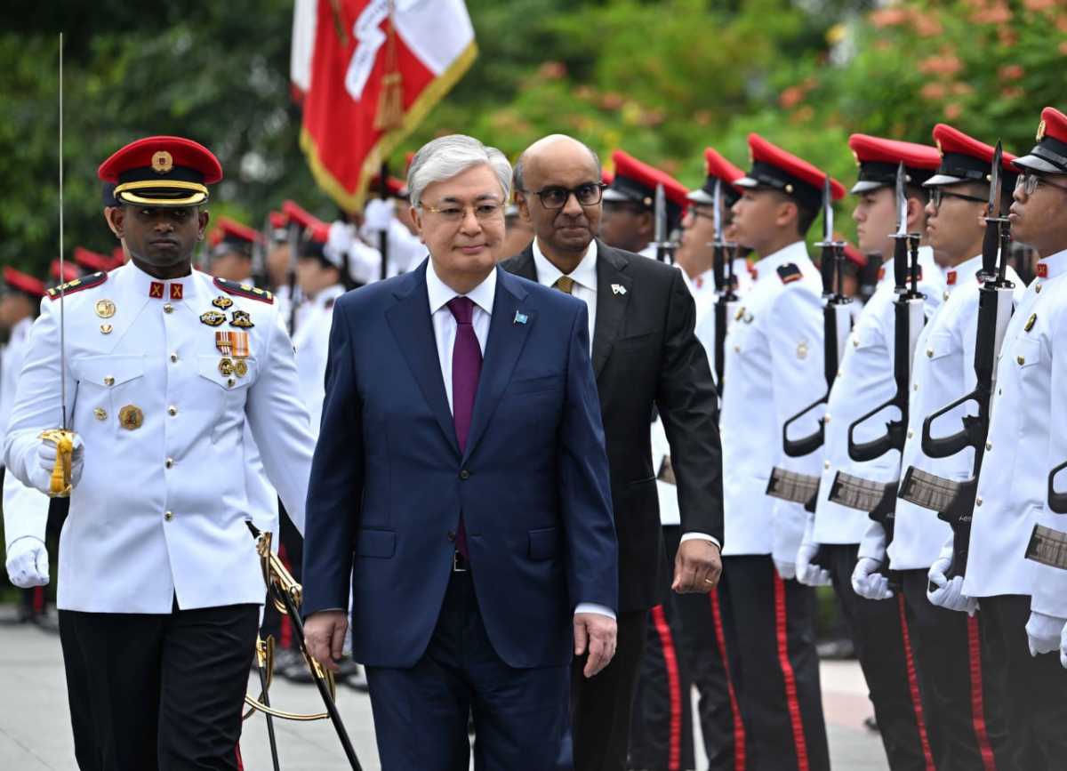 Токаева торжественно встретили во дворце президента Сингапура