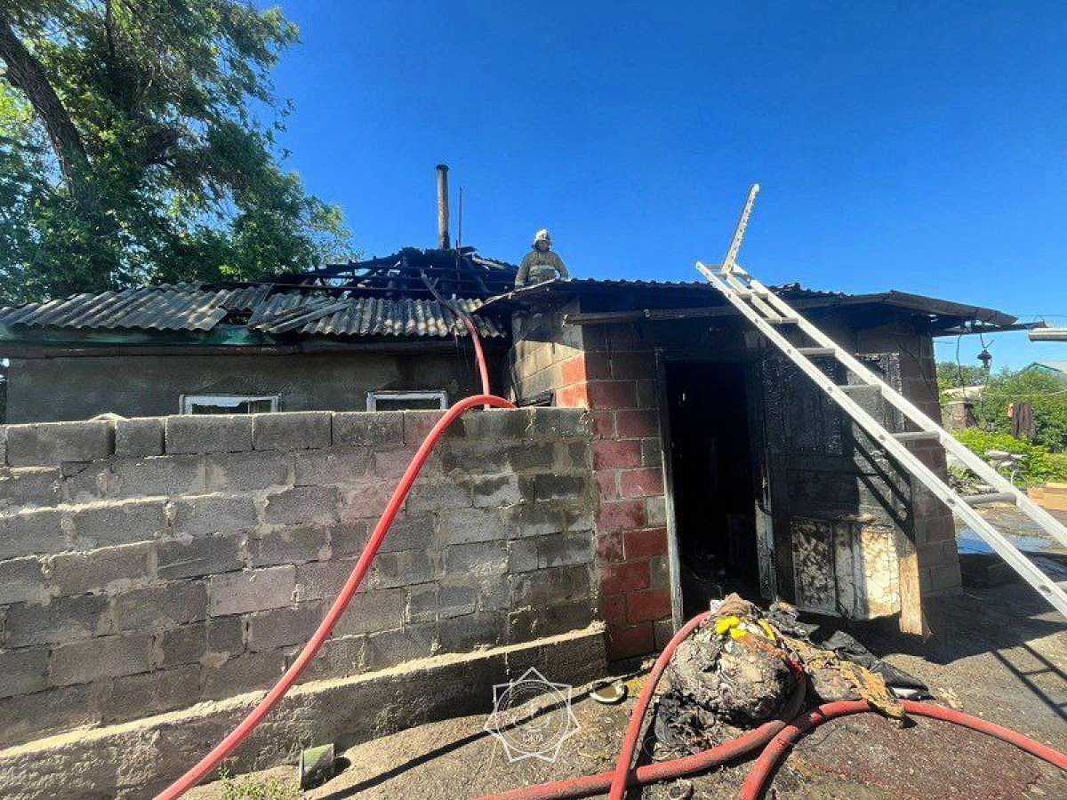 Мужчину спасли из горящего дома в Жетысуской области