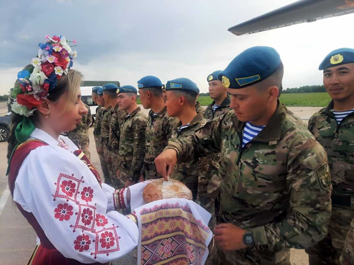 Казахстанские десантники участвуют в профессиональных состязаниях «голубых беретов» в Беларуси