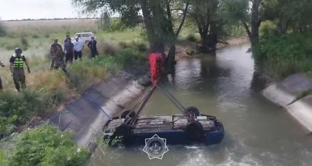 Авто съехало в канал в результате ДТП в Карагандинской области: погиб водитель