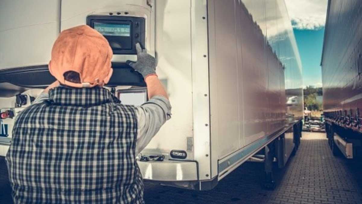 Услуги по перевозке грузов автомобильным транспортом в Алматы