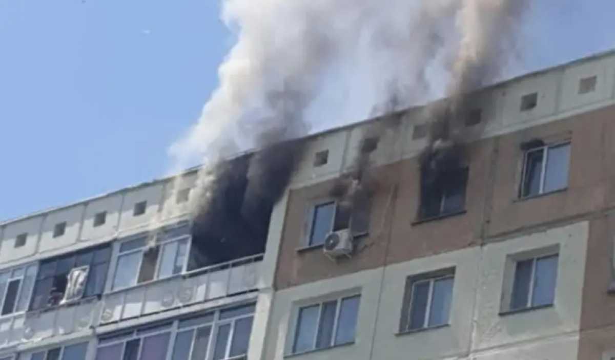 Пенсионерку спасли и 25 человек эвакуировали при пожаре в Акмолинской области