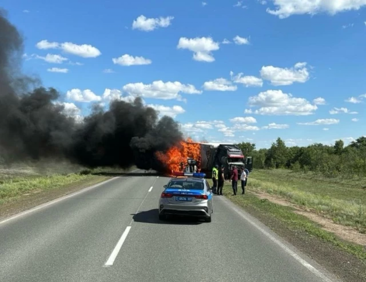 Три человека погибли в жутком ДТП на трассе в ЗКО