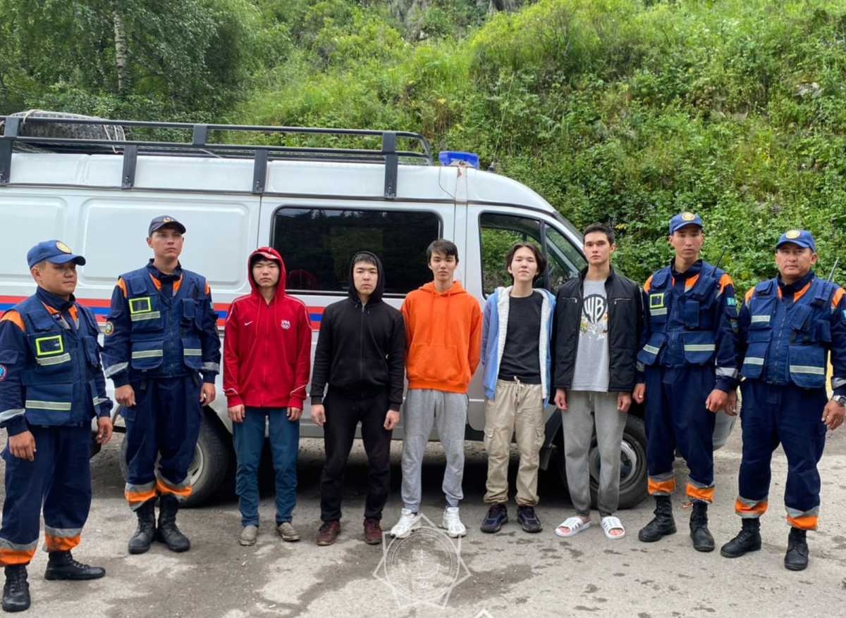 Туристов спасли в горах Алматинской области