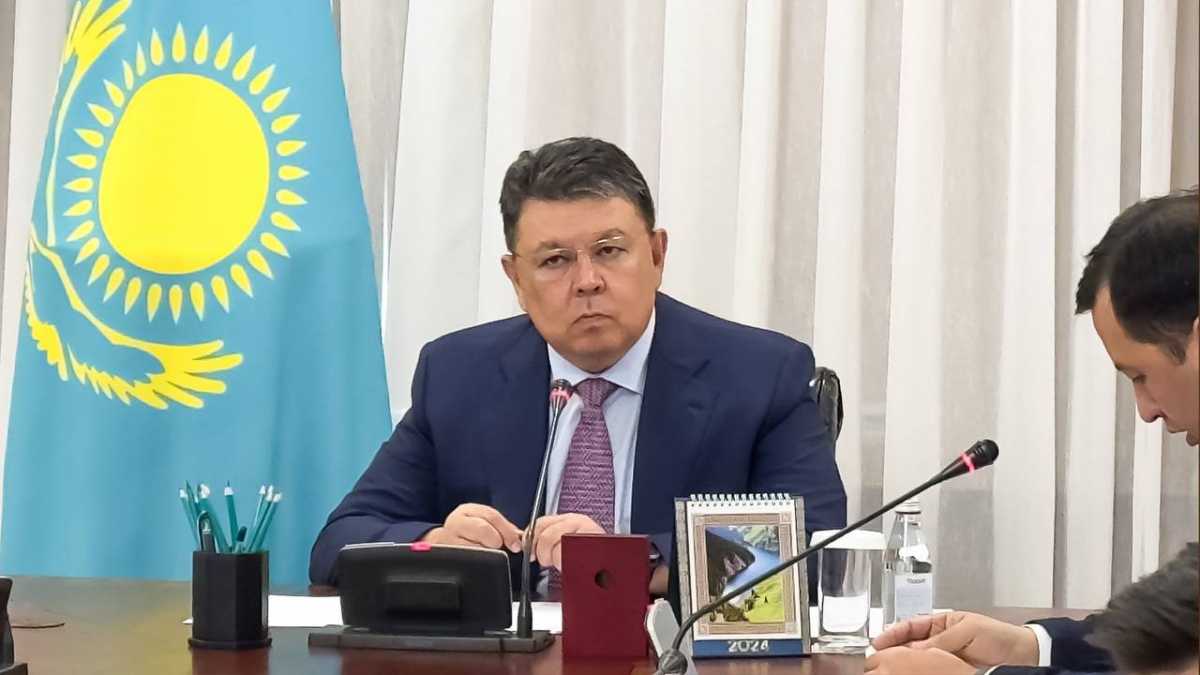 Канат Бозумбаев провёл совещание по разработке пакета срочных мер развития западных регионов Казахстана
