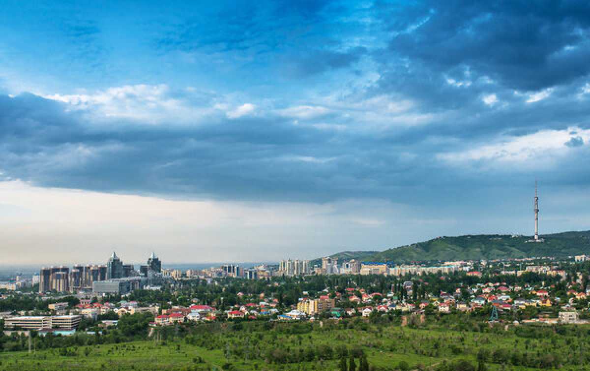 Сильные дожди ожидаются в Алматы: в акимате обратились к горожанами