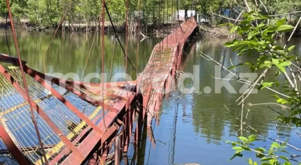 Рабочий утонул во время ремонта моста в Уральске