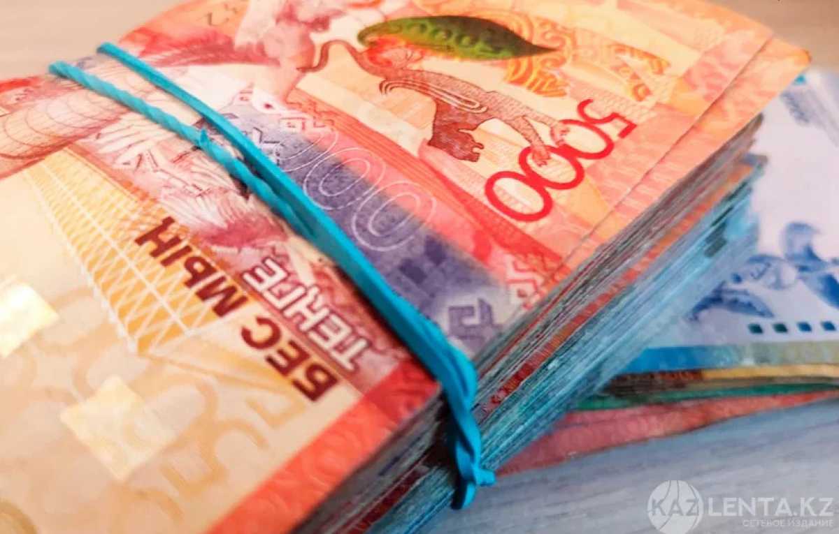 Более 34 млн тг потеряли казахстанцы, доверившись аферистке из Караганды