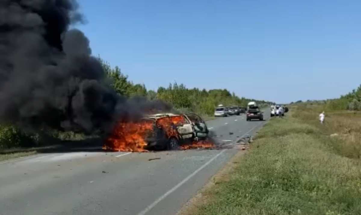 Мужчина сгорел в салоне авто после аварии в ЗКО