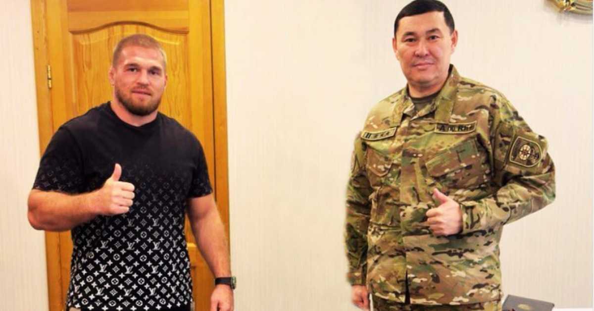 Казахстанский боец MMA устроился в МЧС