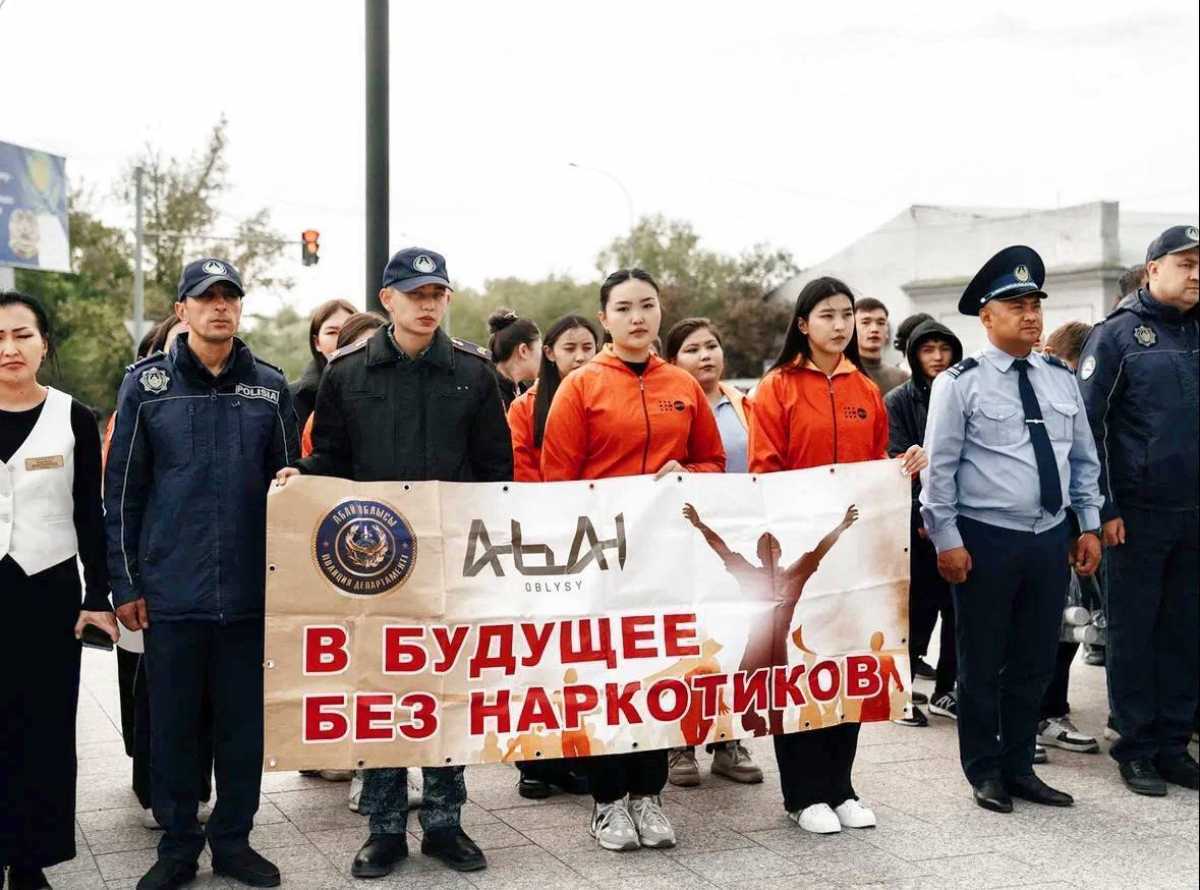 Всем городом за чистоту: акция против наркотиков объединила область Абай