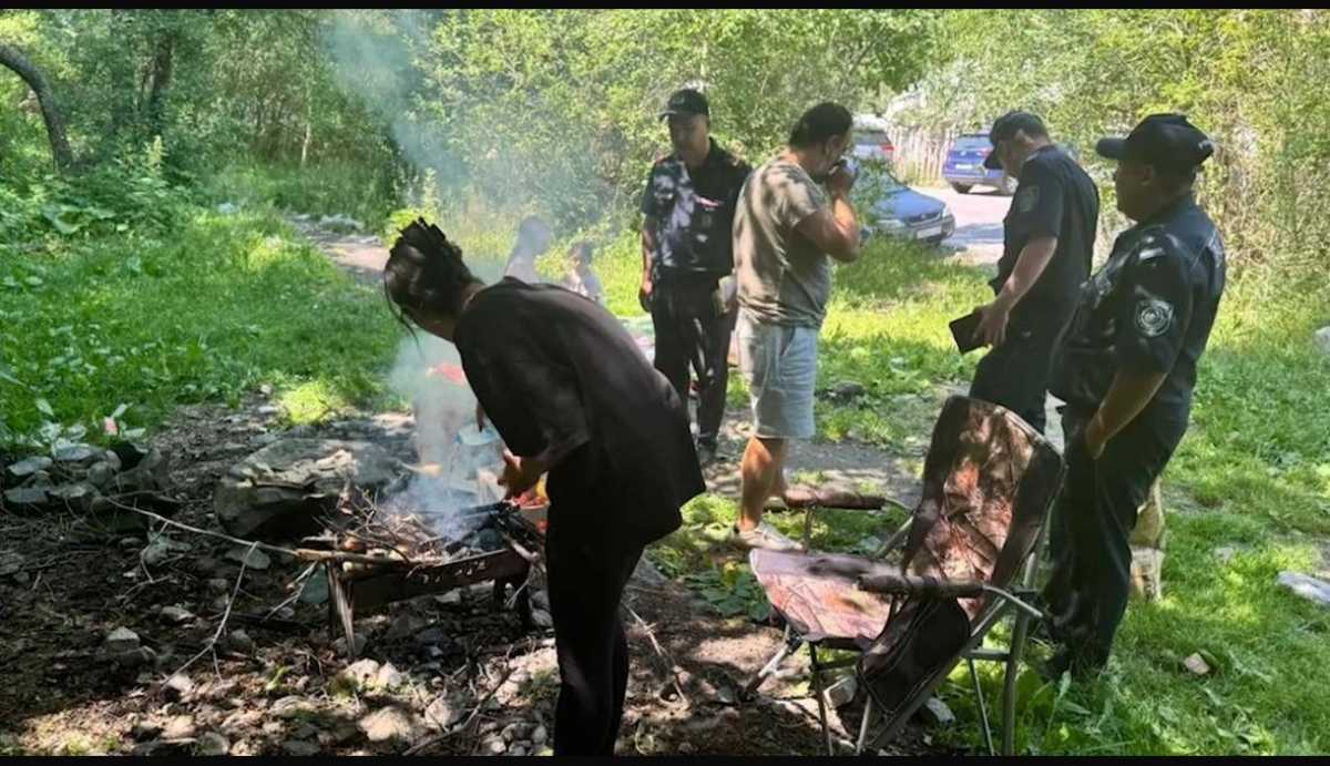 Полицейские провели рейд в горах Алматы