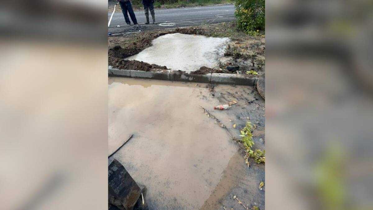 Самовольный ремонт дороги привёл к отключению воды в роддоме Экибастуза