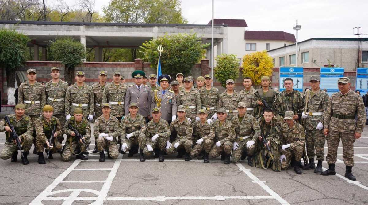 В Алматинской военно-технической школе курсантов привели к Военной присяге