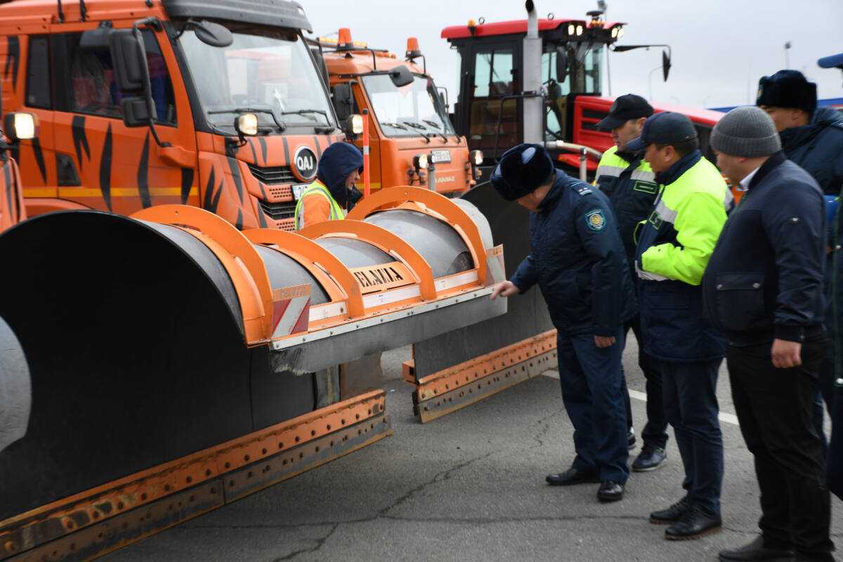 Готовность дорог и коммунальных служб к зиме проверили в Акмолинской области