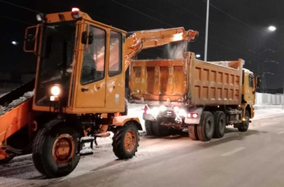 Около 1,5 тыс единиц спецтехники задействовали в снегоуборке в Астане