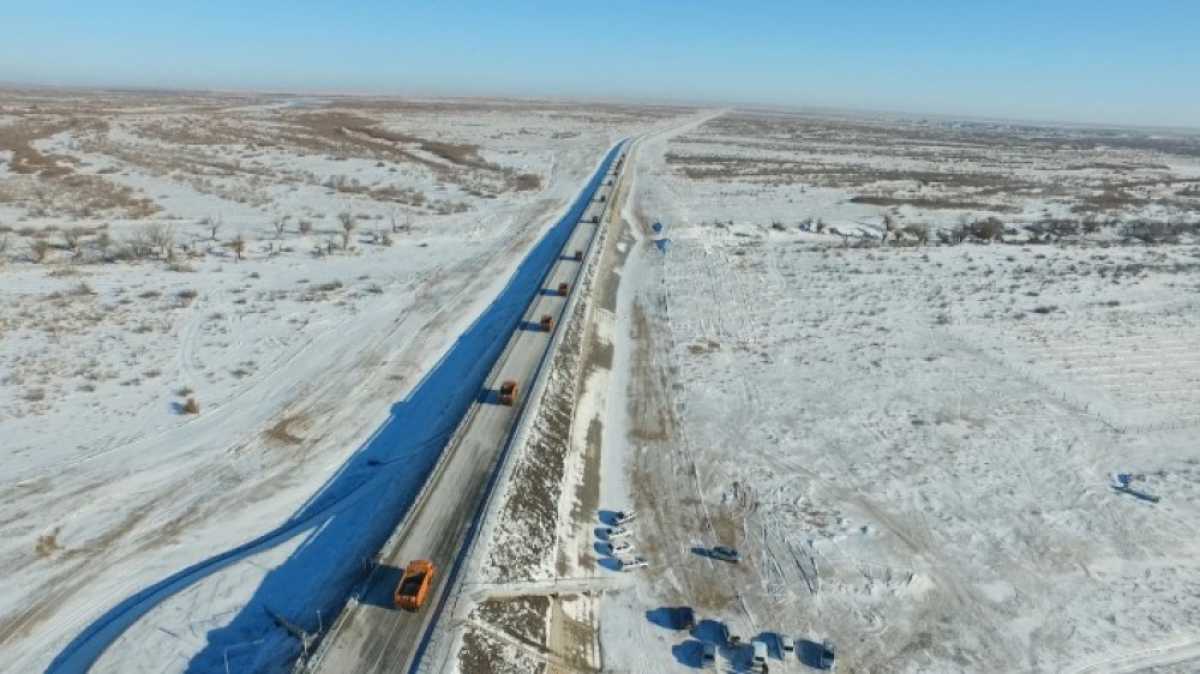 Самый длинный мост в Атырауской области закрыли для грузовых автомашин из-за трещины