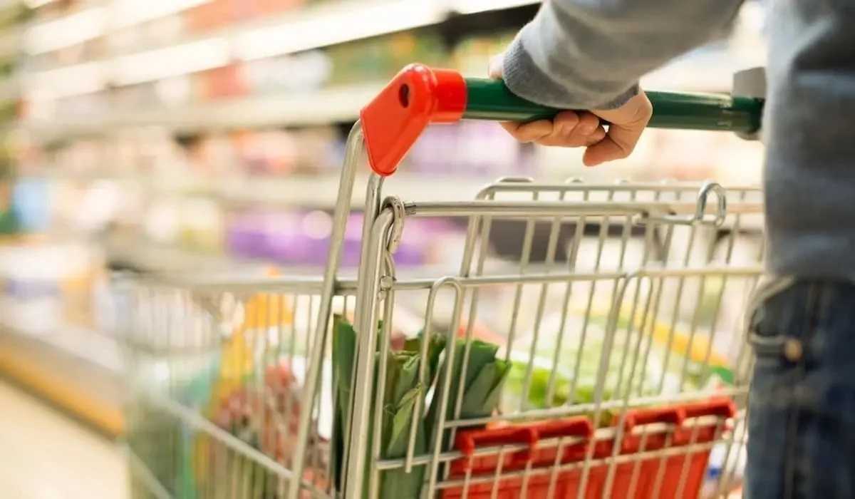 Яд на тарелках: каждый второй продукт в Казахстане представляет угрозу