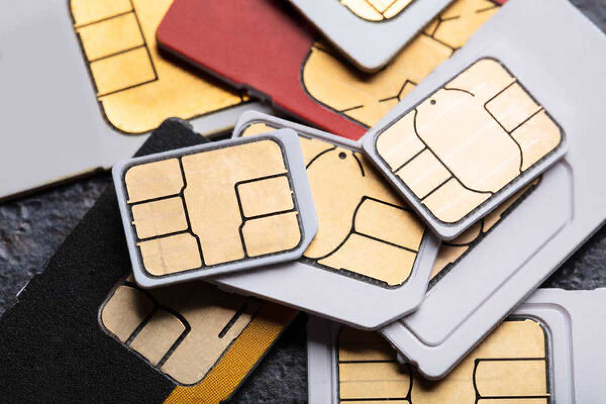 Оборудование с сотнями SIM-карт для интернет-мошенничества нашли в Алматы