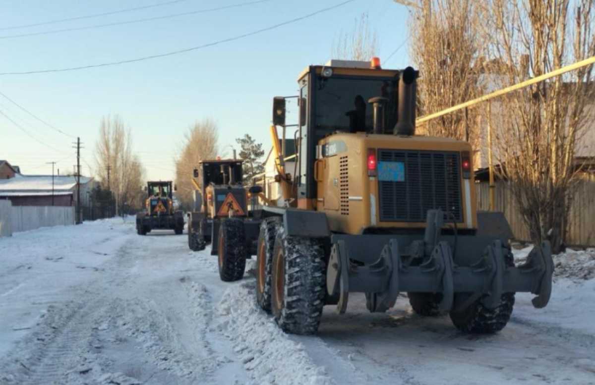 Около 10 тысяч кубометров снега вывезли из Астаны за ночь