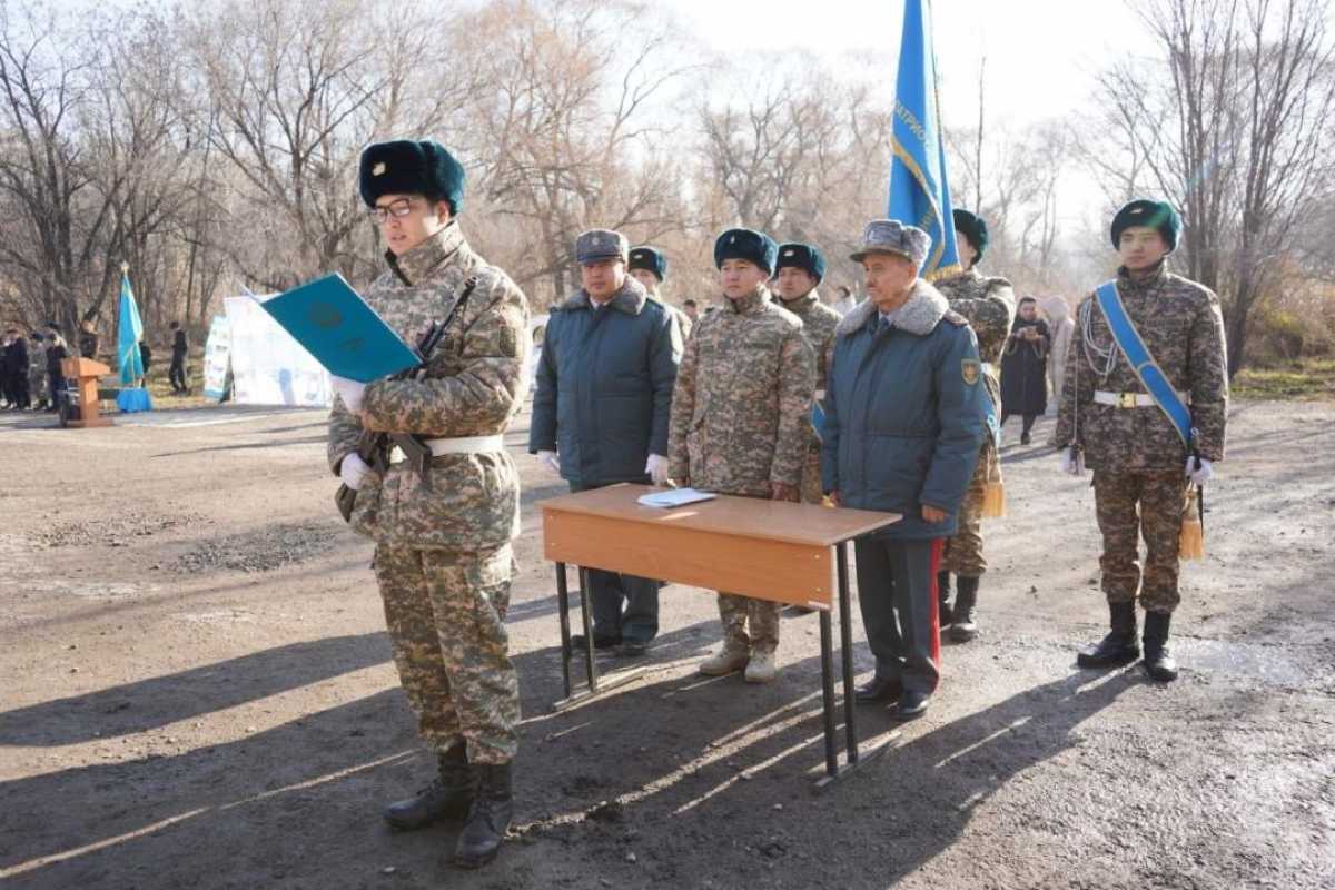 В Алматы более 150 воспитанников военно-технической школы присягнули на верность Родине