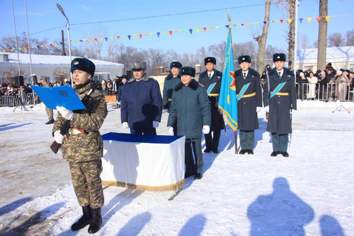 Торжественная церемония принятия военной присяги прошла в Алматы