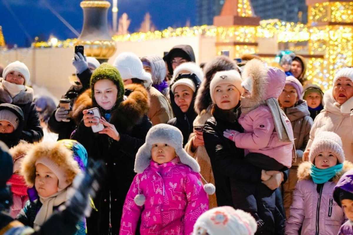 Порядка 10 тыс. человек приняли участие в праздничных мероприятиях в Астане