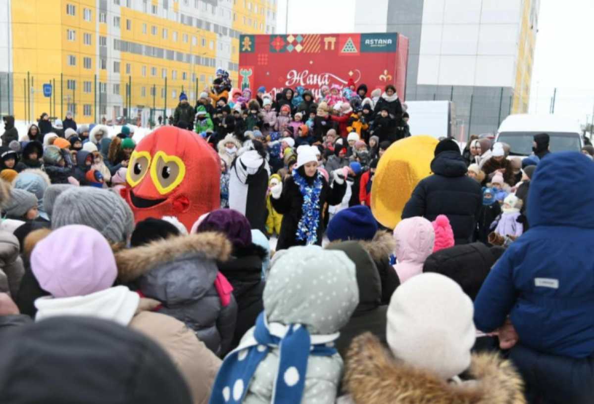 Новогоднее кукольное представление показали жителям столичного района Сарайшык