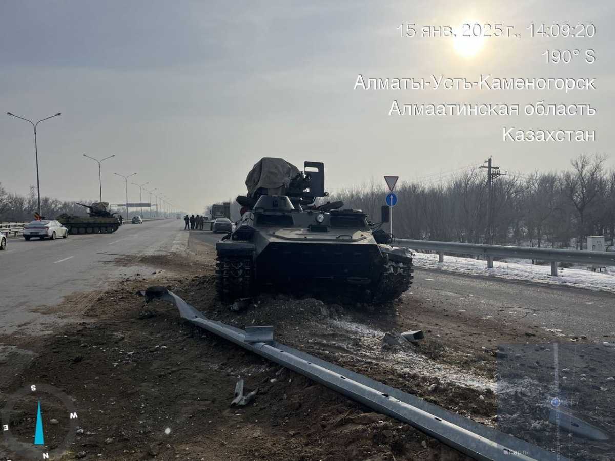 Военную технику «уронили» на трассе «Алматы–Усть-Каменогорск»