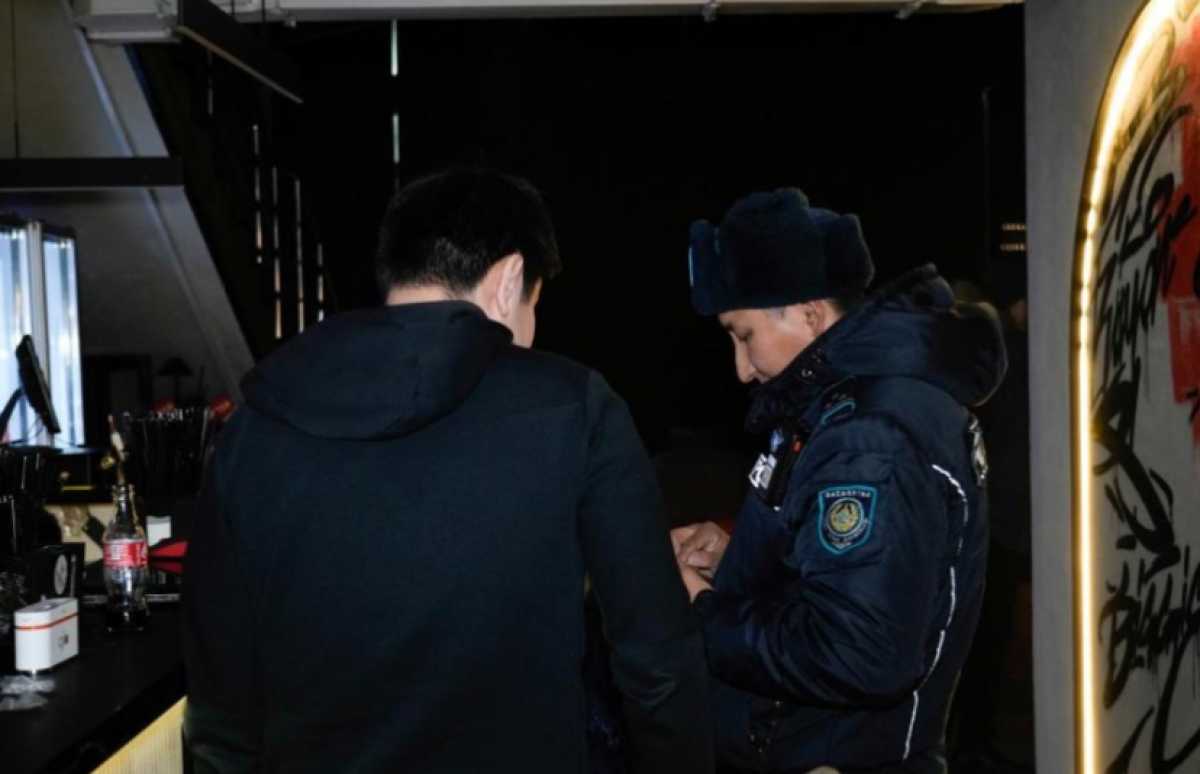 Нарушителей запрета на курение кальяна в общественных местах наказали в Астане