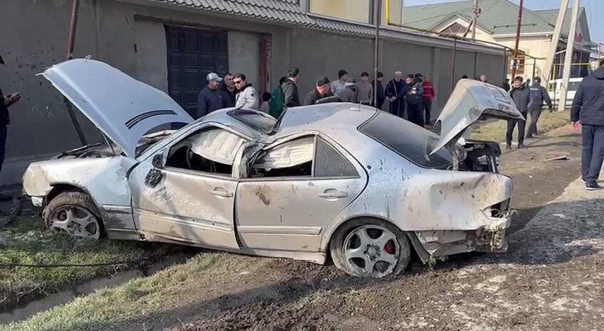Жуткое ДТП в Шымкенте: водитель вылетел из автомобиля